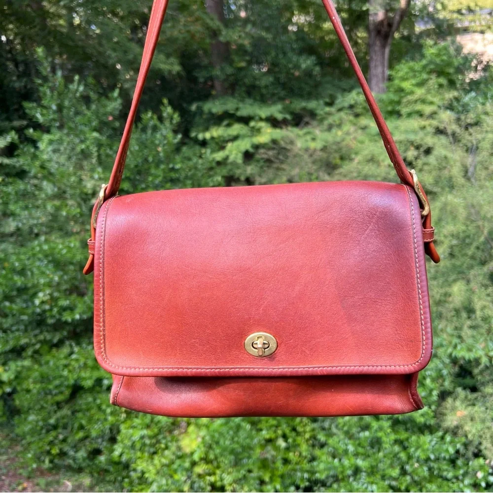 Coach Vintage Spectator Shoulder Bag 9767 British Tan Leather Turnlock NYC USA - Picture 15 of 16